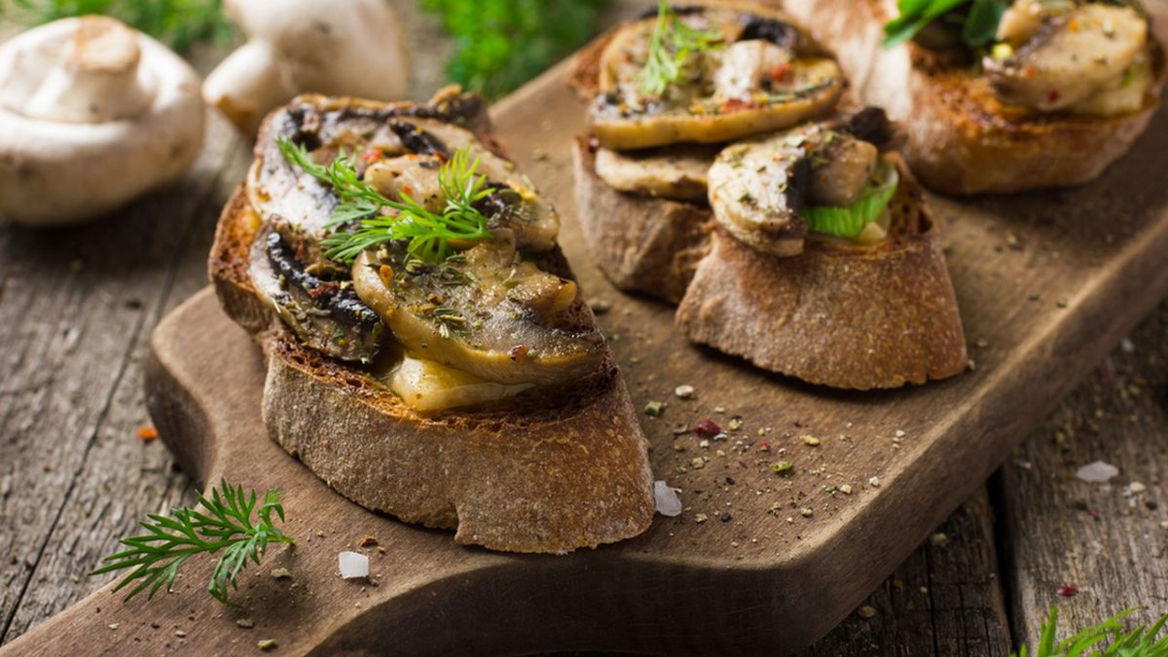 Champignon Chrostinis als Antipasti