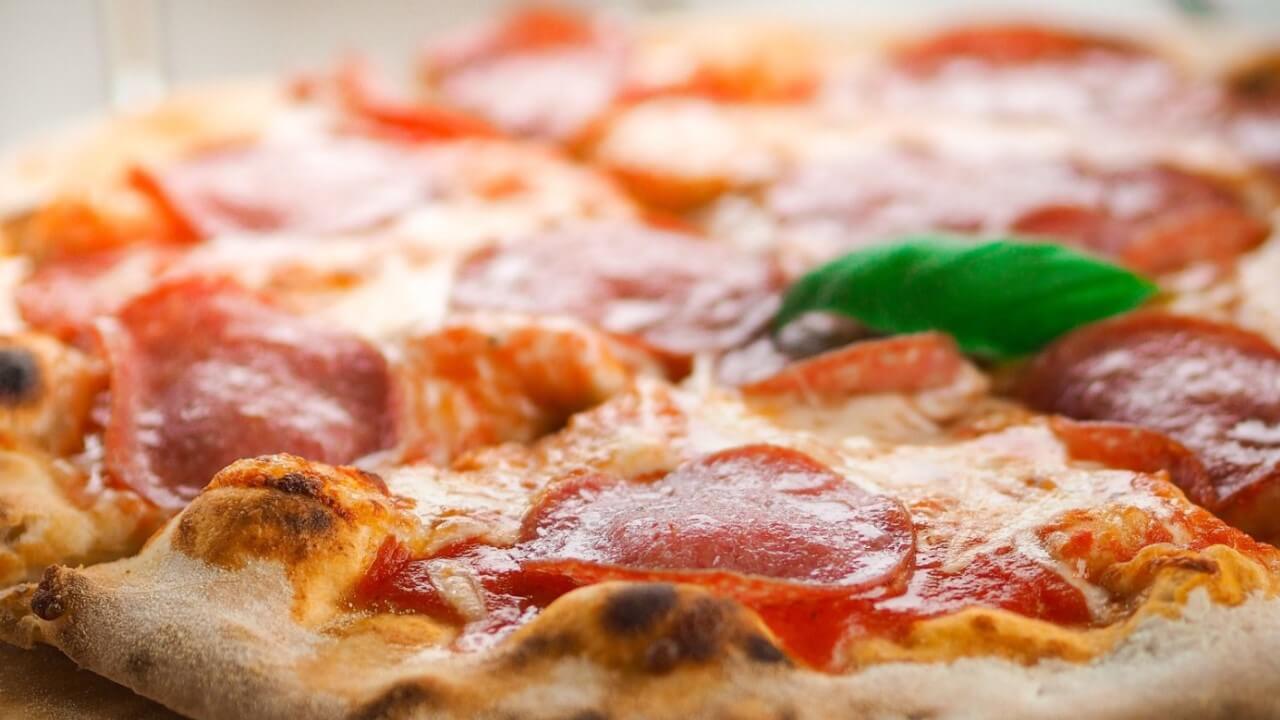 Pizza Salami: Italienisches original Rezept