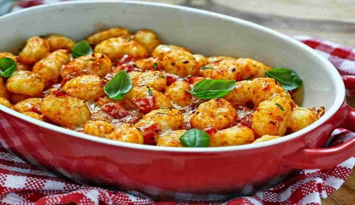 Riccota Gnocchi Mit Tomatensauce: Pasta Rezpt Der Italienischen Küche